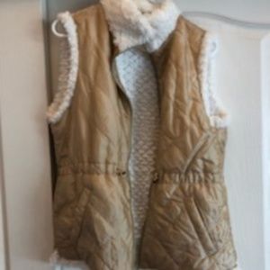 Reversible vest